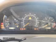 ✅ 1999 Mercedes-Benz C 230/260/280/320 • VIN: WDBHA24G1XA690377 • Lot: 46798634. Wystawiony na Copart z przebiegiem 112 470 mil. Bezpłatny archiwum sprzedaży aukcyjnych z USA i szczegółowy raport historii pojazdu na DreamBid. Zdjęcie 9.