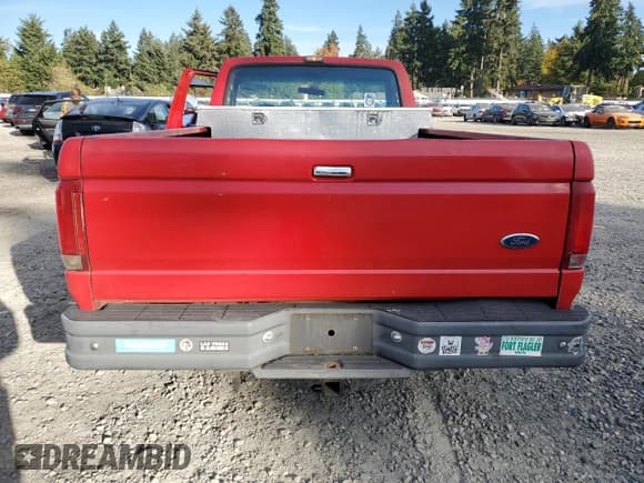 ✅ 1992 Ford F-150 • VIN: 1FTDF15Y1NPA65605 • Lot: 87021385. Wystawiony na Copart z przebiegiem Nie podano. Bezpłatny archiwum sprzedaży aukcyjnych z USA i szczegółowy raport historii pojazdu na DreamBid. Zdjęcie 6.