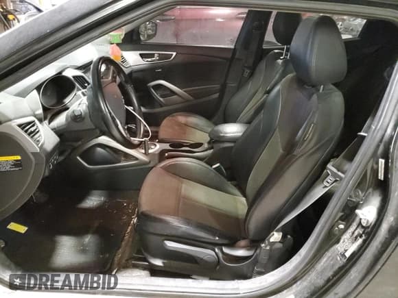 ✅ 2015 Hyundai Veloster RE:FLEX • VIN: KMHTC6AD4FU230582 • Lot: 84382854. Wystawiony na Copart z przebiegiem 123 783 mil. Bezpłatny archiwum sprzedaży aukcyjnych z USA i szczegółowy raport historii pojazdu na DreamBid. Zdjęcie 7.