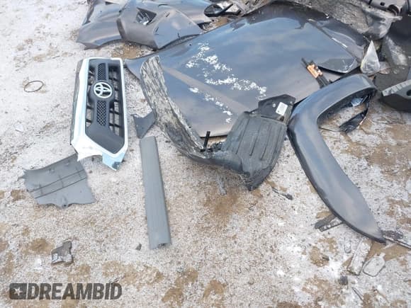 ✅ 2015 Toyota Tacoma • VIN: 3TMLU4EN8FM177785 • Lot: 41082160. Listed on IAAI with 156,761 mi. Free auction sales archive from the USA and detailed vehicle history report at DreamBid. Image 18.