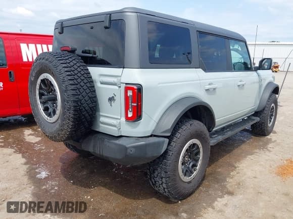 ✅ 2022 Ford Bronco • VIN: 1FMEE5DPXNLA96815 • Лот: 42333347. Опубликован ранее на IAAI с пробегом 45 755 миль. Бесплатный доступ к архиву аукционных продаж из США и подробный отчёт об истории автомобиля на DreamBid. Изображение 4.