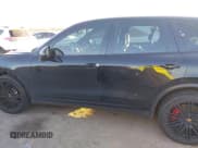 ✅ 2017 Porsche Cayenne Turbo • VIN: WP1AC2A2XHLA92993 • Lot: 41264521. Listed on IAAI with 83,257 mi. Free auction sales archive from the USA and detailed vehicle history report at DreamBid. Image 14.