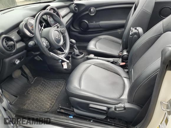 ✅ 2019 MINI Convertible Cooper • VIN: WMWWG5C57K3D01554 • Lot: 57497795. Listed on Copart with 98,158 mi. Free auction sales archive from the USA and detailed vehicle history report at DreamBid. Image 7.