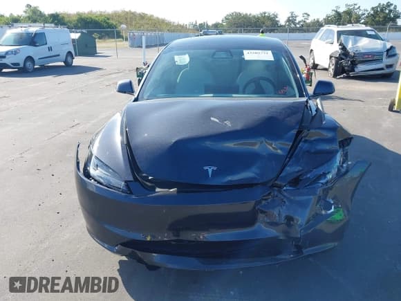 ✅ 2025 Tesla Model 3 Long Range • VIN: 5YJ3E1EA9SF970388 • Lot: 43503731. Wystawiony na IAAI z przebiegiem 3 223 mil. Bezpłatny archiwum sprzedaży aukcyjnych z USA i szczegółowy raport historii pojazdu na DreamBid. Zdjęcie 6.