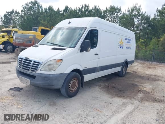 ✅ 2011 Freightliner Sprinter • VIN: WDYPE8CC3B5520692 • Лот: 42016776. Опубликован ранее на IAAI с пробегом 718 319 миль. Бесплатный доступ к архиву аукционных продаж из США и подробный отчёт об истории автомобиля на DreamBid. Изображение 2.