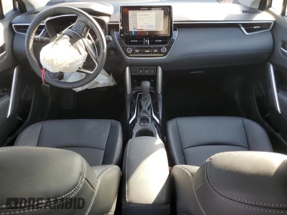 ✅ 2024 Toyota Corolla Cross XLE • VIN: 7MUDAAAGXRV094002 • Lot: 71351465. Listed on Copart with 12,443 mi. Free auction sales archive from the USA and detailed vehicle history report at DreamBid. Image 8.