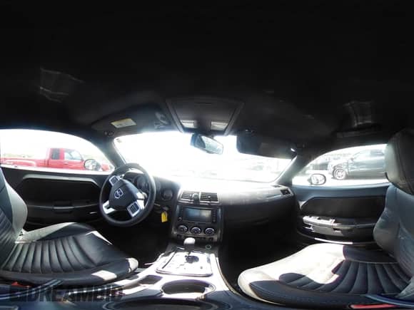 2014 Dodge Challenger SXT z VIN 2C3CDYAG3EH143382, wystawiony jako IAAI lot #43081160 z przebiegiem 35 011 mil mil oraz . Historia ofert i sprzedaży dostępna na DreamBid. Obrazek 18.