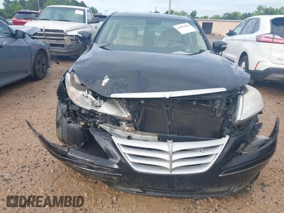 ✅ 2010 Hyundai Genesis • VIN: KMHGC4DFXAU092607 • Лот: 42501604. Опубликован ранее на IAAI с пробегом 310 821 миль. Бесплатный доступ к архиву аукционных продаж из США и подробный отчёт об истории автомобиля на DreamBid. Изображение 12.