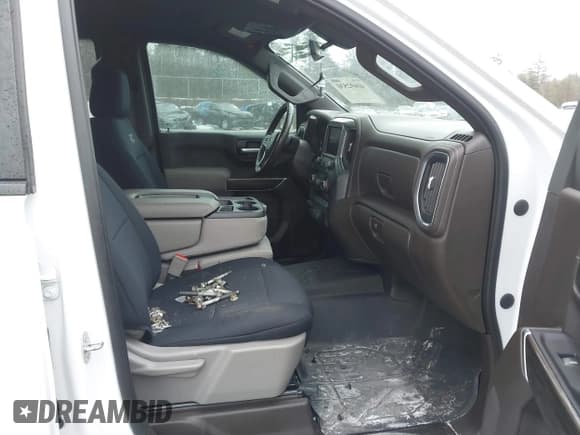 ✅ 2021 Chevrolet Silverado 1500 RST • VIN: 3GCUYEET1MG192718 • Лот: 41692530. Опубликован ранее на IAAI с пробегом 90 221 миль. Бесплатный доступ к архиву аукционных продаж из США и подробный отчёт об истории автомобиля на DreamBid. Изображение 5.