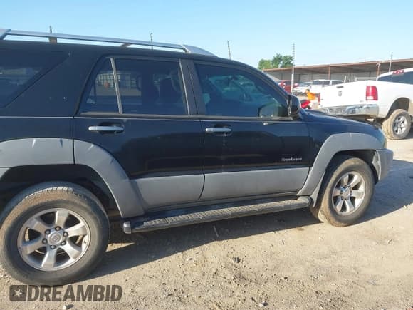 ✅ 2003 Toyota 4Runner SR5 • VIN: JTEZU14R030001935 • Lot: 42262364. Wystawiony na IAAI z przebiegiem 262 884 mil. Bezpłatny archiwum sprzedaży aukcyjnych z USA i szczegółowy raport historii pojazdu na DreamBid. Zdjęcie 6.