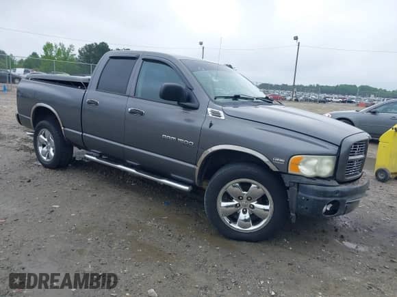 2003 Dodge 1500 ST z VIN 1D7HA18D53S347514, wystawiony jako IAAI lot #42099051 z przebiegiem 173 000 mil mil oraz . Historia ofert i sprzedaży dostępna na DreamBid. Obrazek 1.