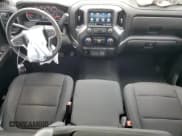 ✅ 2022 Chevrolet Silverado 1500 RST • VIN: 1GCUYEEL3NZ127452 • Lot: 90309765. Wystawiony na Copart z przebiegiem 84 317 mil. Bezpłatny archiwum sprzedaży aukcyjnych z USA i szczegółowy raport historii pojazdu na DreamBid. Zdjęcie 8.