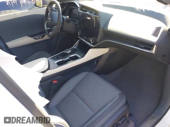 ✅ 2024 Lexus RZ 300e Premium • VIN: JTJABABB3RA002882 • Lot: 41262906. Listed on IAAI with 8,114 mi. Free auction sales archive from the USA and detailed vehicle history report at DreamBid. Image 5.
