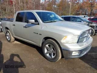 2010 Dodge 1500 ST z VIN 1D7RB1CT5AS206066, wystawiony jako IAAI lot #43596546 z przebiegiem 140 987 mil mil oraz . Historia ofert i sprzedaży dostępna na DreamBid. Obrazek 1.