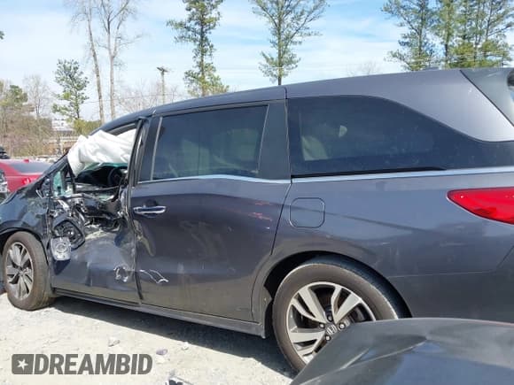 ✅ 2024 Honda Odyssey Touring • VIN: 5FNRL6H82RB031695 • Лот: 41825754. Опубликован ранее на IAAI с пробегом 14 079 миль. Бесплатный доступ к архиву аукционных продаж из США и подробный отчёт об истории автомобиля на DreamBid. Изображение 14.