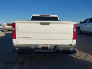 ✅ 2021 Chevrolet Silverado 1500 Work Truck • VIN: 1GCRYAEF5MZ323027 • Lot: 43484331. Wystawiony na IAAI z przebiegiem Nie podano. Bezpłatny archiwum sprzedaży aukcyjnych z USA i szczegółowy raport historii pojazdu na DreamBid. Zdjęcie 16.