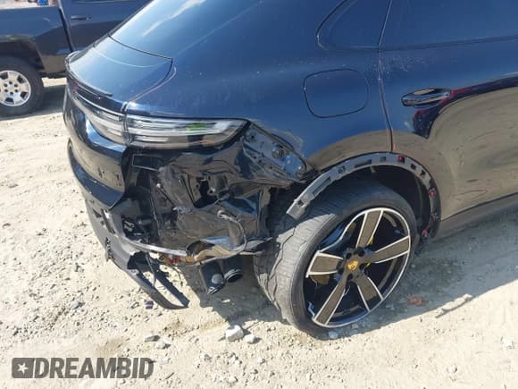 ✅ 2021 Porsche Cayenne • VIN: WP1BA2AY4MDA42884 • Lot: 43234454. Listed on IAAI with 71,669 mi. Free auction sales archive from the USA and detailed vehicle history report at DreamBid. Image 6.