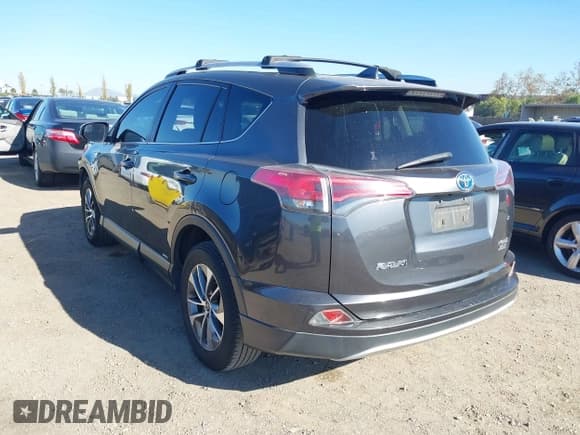 ✅ 2016 Toyota RAV4 XLE • VIN: JTMRJREVXGD012558 • Lot: 43809666. Listed on IAAI with 185,772 mi. Free auction sales archive from the USA and detailed vehicle history report at DreamBid. Image 3.