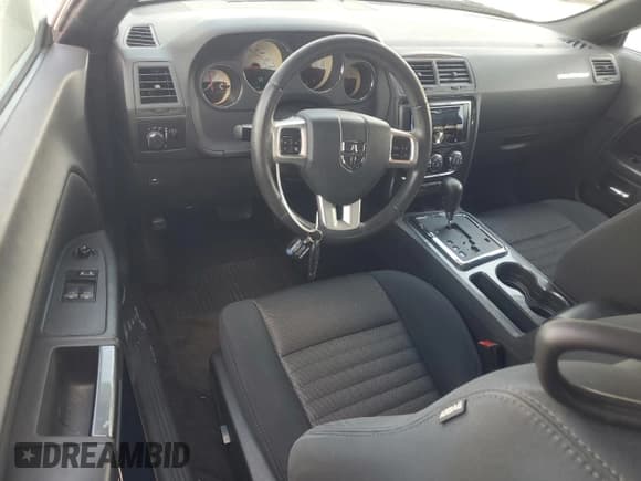 ✅ 2014 Dodge Challenger SXT • VIN: 2C3CDYAG1EH233887 • Lot: 66956594. Wystawiony na Copart z przebiegiem 112 788 mil. Bezpłatny archiwum sprzedaży aukcyjnych z USA i szczegółowy raport historii pojazdu na DreamBid. Zdjęcie 8.