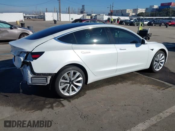 ✅ 2020 Tesla Model 3 Standard Range Plus • VIN: 5YJ3E1EA0LF476809 • Лот: 43784856. Опубликован ранее на IAAI с пробегом 64 366 миль. Бесплатный доступ к архиву аукционных продаж из США и подробный отчёт об истории автомобиля на DreamBid. Изображение 4.