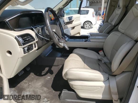 ✅ 2018 Lincoln Navigator Reserve • VIN: 5LMJJ3LT6JEL21191 • Lot: 43602943. Wystawiony na Copart z przebiegiem 117 726 mil. Bezpłatny archiwum sprzedaży aukcyjnych z USA i szczegółowy raport historii pojazdu na DreamBid. Zdjęcie 7.