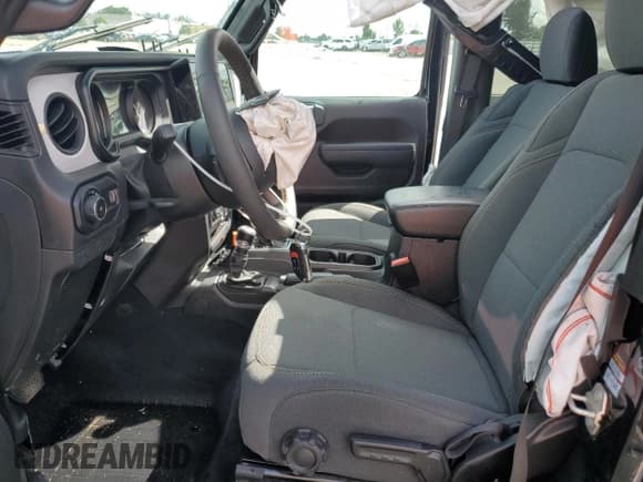 ✅ 2024 Jeep Wrangler Sport • VIN: 1C4PJXAG9RW138677 • Lot: 82225015. Wystawiony na Copart z przebiegiem 19 736 mil. Bezpłatny archiwum sprzedaży aukcyjnych z USA i szczegółowy raport historii pojazdu na DreamBid. Zdjęcie 7.