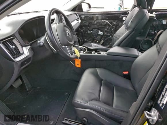 ✅ 2024 Volvo S60 Core Dark Theme • VIN: 7JRL12FK3RG326850 • Lot: 92881765. Listed on Copart with 23,343 mi. Free auction sales archive from the USA and detailed vehicle history report at DreamBid. Image 7.