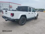 ✅ 2023 Jeep Gladiator High Altitude • VIN: 1C6HJTFG8PL553372 • Лот: 42900480. Опубликован ранее на IAAI с пробегом 14 725 миль. Бесплатный доступ к архиву аукционных продаж из США и подробный отчёт об истории автомобиля на DreamBid. Изображение 4.