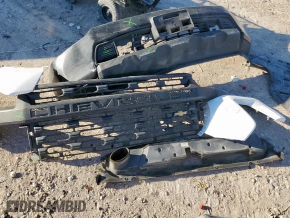 ✅ 2021 Chevrolet Silverado 2500HD Work Truck • VIN: 1GC0WLE74MF253363 • Lot: 90875035. Wystawiony na Copart z przebiegiem 171 178 mil. Bezpłatny archiwum sprzedaży aukcyjnych z USA i szczegółowy raport historii pojazdu na DreamBid. Zdjęcie 12.