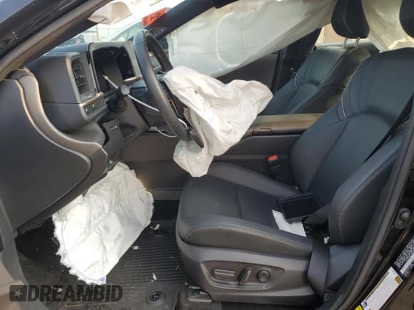 ✅ 2025 Toyota Crown XLE • VIN: JTDAAAAF5S3032700 • Лот: 71624315. Опубликован ранее на Copart с пробегом Не указан. Бесплатный доступ к архиву аукционных продаж из США и подробный отчёт об истории автомобиля на DreamBid. Изображение 7.