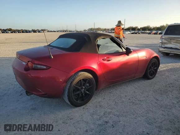 ✅ 2021 Mazda MX-5 Miata Sport • VIN: JM1NDAB75M0453787 • Lot: 79279534. Wystawiony na Copart z przebiegiem Nie podano. Bezpłatny archiwum sprzedaży aukcyjnych z USA i szczegółowy raport historii pojazdu na DreamBid. Zdjęcie 3.