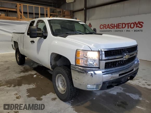 ✅ 2007 Chevrolet Silverado 2500HD 2LT • VIN: 1GCHK29697E535969 • Lot: 70723923. Wystawiony na Copart z przebiegiem 141 449 mil. Bezpłatny archiwum sprzedaży aukcyjnych z USA i szczegółowy raport historii pojazdu na DreamBid. Zdjęcie 4.