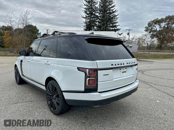 ✅ 2019 Land Rover Range Rover • VIN: SALGS5RE8KA525544 • Lot: 96948915. Wystawiony na Copart z przebiegiem 116 033 mil. Bezpłatny archiwum sprzedaży aukcyjnych z USA i szczegółowy raport historii pojazdu na DreamBid. Zdjęcie 3.