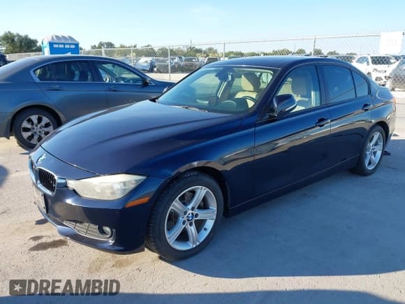 ✅ 2014 BMW 3 Series 320i • VIN: WBA3B1G50ENS81240 • Лот: 43390037. Опубликован ранее на IAAI с пробегом 168 147 миль. Бесплатный доступ к архиву аукционных продаж из США и подробный отчёт об истории автомобиля на DreamBid. Изображение 2.