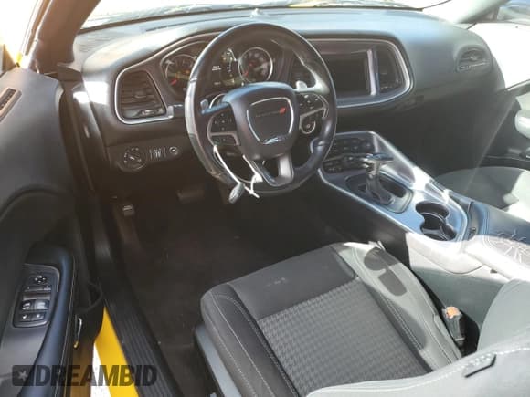 ✅ 2019 Dodge Challenger R/T • VIN: 2C3CDZBT6KH550691 • Lot: 89817115. Wystawiony na Copart z przebiegiem 28 694 mil. Bezpłatny archiwum sprzedaży aukcyjnych z USA i szczegółowy raport historii pojazdu na DreamBid. Zdjęcie 8.