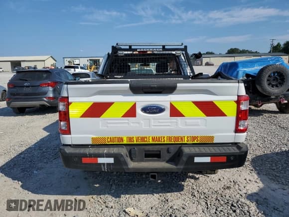 ✅ 2022 Ford F-150 XL • VIN: 1FTFX1E55NKE41909 • Lot: 63763585. Listed on Copart with 28,742 mi. Free auction sales archive from the USA and detailed vehicle history report at DreamBid. Image 6.