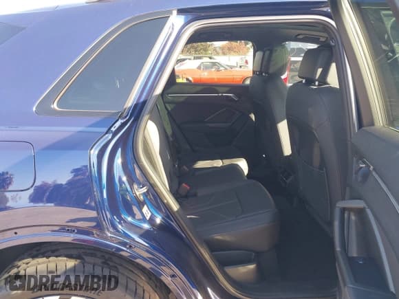 ✅ 2024 Audi Q3 S line Premium Plus • VIN: WA1EECF36R1155177 • Lot: 43852010. Listed on IAAI with 6,142 mi. Free auction sales archive from the USA and detailed vehicle history report at DreamBid. Image 8.