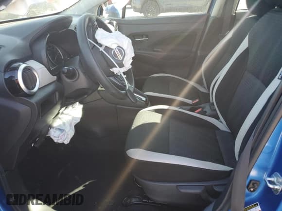 ✅ 2021 Nissan Versa SV • VIN: 3N1CN8EV0ML918957 • Lot: 90989775. Listed on Copart with 44,336 mi. Free auction sales archive from the USA and detailed vehicle history report at DreamBid. Image 7.