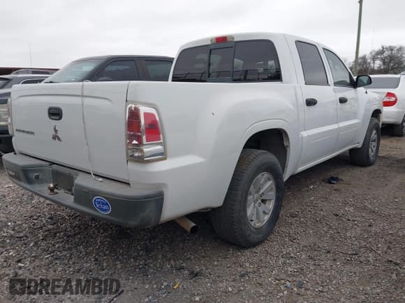 ✅ 2006 Mitsubishi Raider LS • VIN: 1Z7HT28K96S540590 • Лот: 41746268. Опубликован ранее на IAAI с пробегом 170 744 миль. Бесплатный доступ к архиву аукционных продаж из США и подробный отчёт об истории автомобиля на DreamBid. Изображение 4.