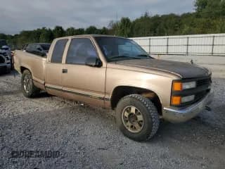 ✅ 1997 Chevrolet Silverado 1500 • VIN: 2GCEC19R2V1260366 • Lot: 85531335. Wystawiony na Copart z przebiegiem 294 145 mil. Bezpłatny archiwum sprzedaży aukcyjnych z USA i szczegółowy raport historii pojazdu na DreamBid. Zdjęcie 4.