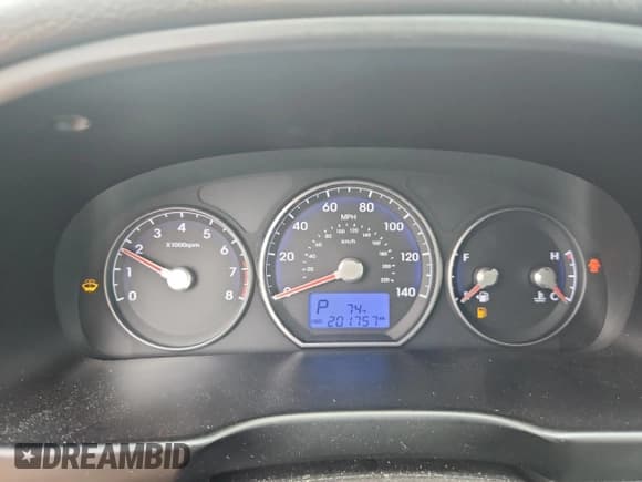 ✅ 2011 Hyundai Santa Fe SE • VIN: 5XYZH4AG0BG045603 • Lot: 83843975. Wystawiony na Copart z przebiegiem 201 757 mil. Bezpłatny archiwum sprzedaży aukcyjnych z USA i szczegółowy raport historii pojazdu na DreamBid. Zdjęcie 9.