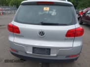 ✅ 2012 Volkswagen Tiguan S • VIN: WVGAV7AX6CW599753 • Lot: 43065278. Listed on IAAI with 151,161 mi. Free auction sales archive from the USA and detailed vehicle history report at DreamBid. Image 14.