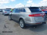 ✅ 2019 Lincoln MKT Reserve • VIN: 2LMHJ5AT1KBL00122 • Лот: 42222392. Опубликован ранее на IAAI с пробегом 56 852 миль. Бесплатный доступ к архиву аукционных продаж из США и подробный отчёт об истории автомобиля на DreamBid. Изображение 3.