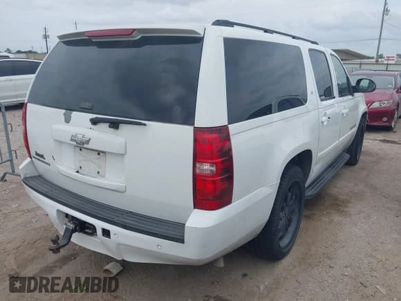 ✅ 2007 Chevrolet Suburban LTZ • VIN: 3GNFC16J77G300428 • Lot: 42279084. Listed on IAAI with Not provided. Free auction sales archive from the USA and detailed vehicle history report at DreamBid. Image 4.