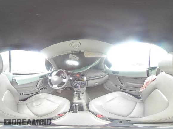 ✅ 2005 Volkswagen Beetle GLS • VIN: 3VWCM31Y45M355794 • Lot: 82512345. Wystawiony na Copart z przebiegiem 115 662 mil. Bezpłatny archiwum sprzedaży aukcyjnych z USA i szczegółowy raport historii pojazdu na DreamBid. Zdjęcie 14.