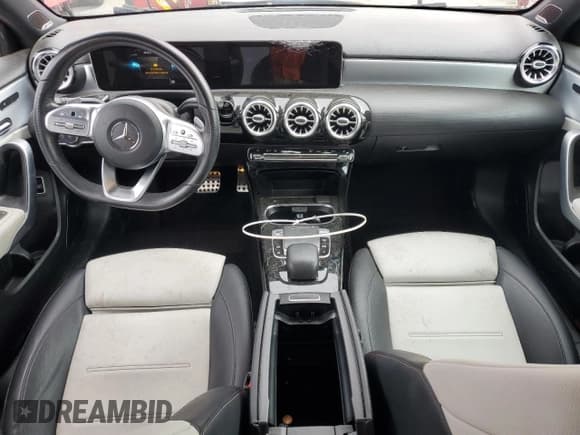 ✅ 2019 Mercedes-Benz A 220 • VIN: WDD3G4EB1KW027367 • Лот: 84436765. Опубликован ранее на Copart с пробегом 65 883 миль. Бесплатный доступ к архиву аукционных продаж из США и подробный отчёт об истории автомобиля на DreamBid. Изображение 8.