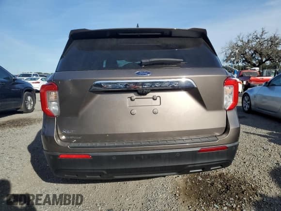 ✅ 2021 Ford Explorer XLT • VIN: 1FMSK7DH1MGB00001 • Lot: 92202305. Wystawiony na Copart z przebiegiem 41 290 mil. Bezpłatny archiwum sprzedaży aukcyjnych z USA i szczegółowy raport historii pojazdu na DreamBid. Zdjęcie 6.