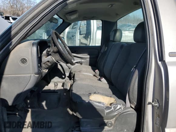 ✅ 2005 Chevrolet Silverado 2500HD Work Truck • VIN: 1GCHK24U25E340637 • Лот: 45871295. Опубликован ранее на Copart с пробегом 108 189 миль. Бесплатный доступ к архиву аукционных продаж из США и подробный отчёт об истории автомобиля на DreamBid. Изображение 7.