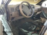 ✅ 2004 Kia Sorento LX • VIN: KNDJD733945223928 • Lot: 51994745. Wystawiony na Copart z przebiegiem Nie podano. Bezpłatny archiwum sprzedaży aukcyjnych z USA i szczegółowy raport historii pojazdu na DreamBid. Zdjęcie 8.