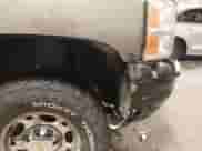 2007 Chevrolet Silverado 2500HD LTZ z VIN 1GCHK29617E595261, wystawiony jako IAAI lot #42846735 z przebiegiem 257 925 mil mil oraz . Historia ofert i sprzedaży dostępna na DreamBid. Obrazek 20.